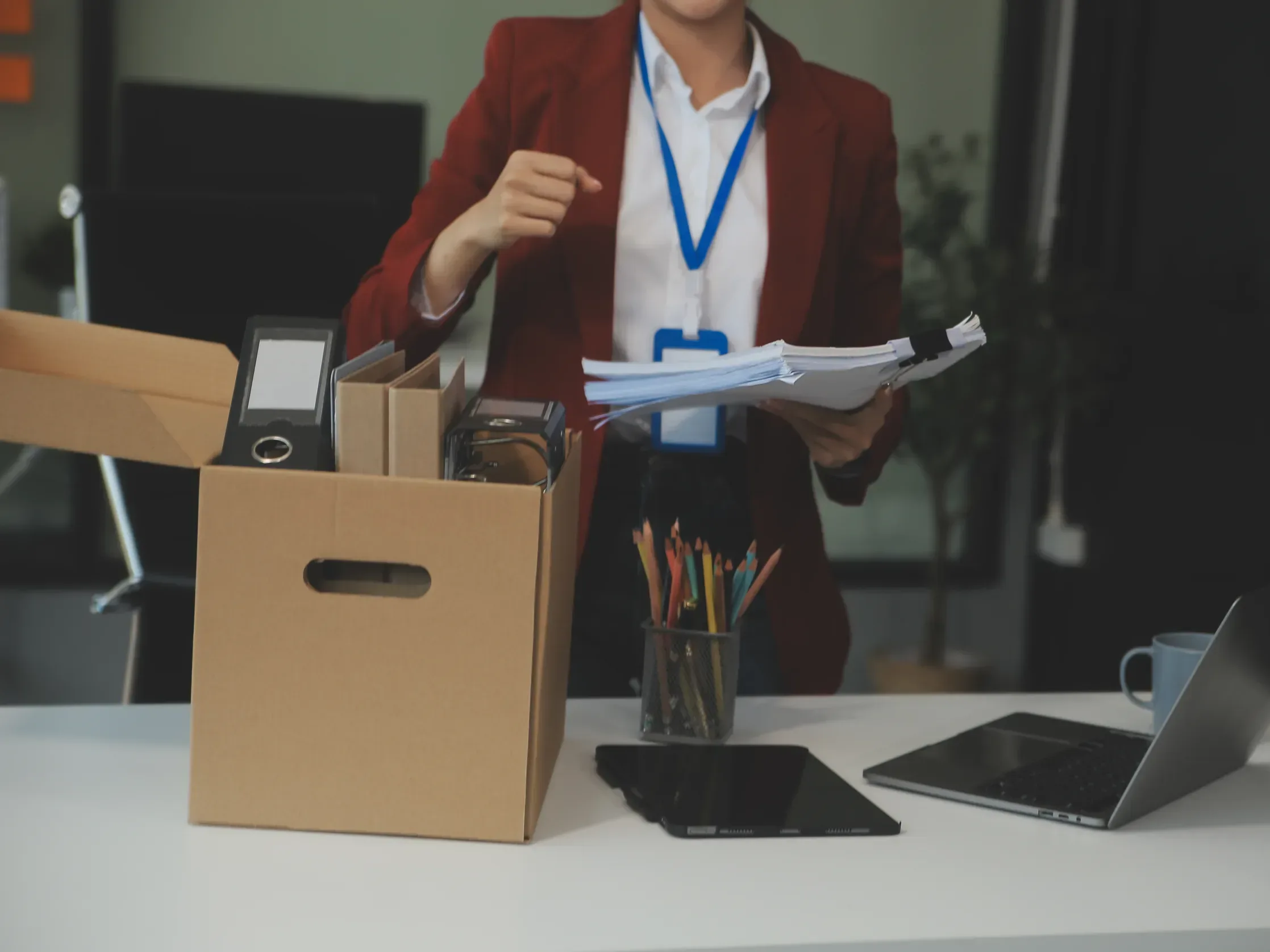 İşverenin Haklı Fesih Hakkı - Fesih Sebebiyle Bağlılık - Kıdem ve İhbar Tazminatı