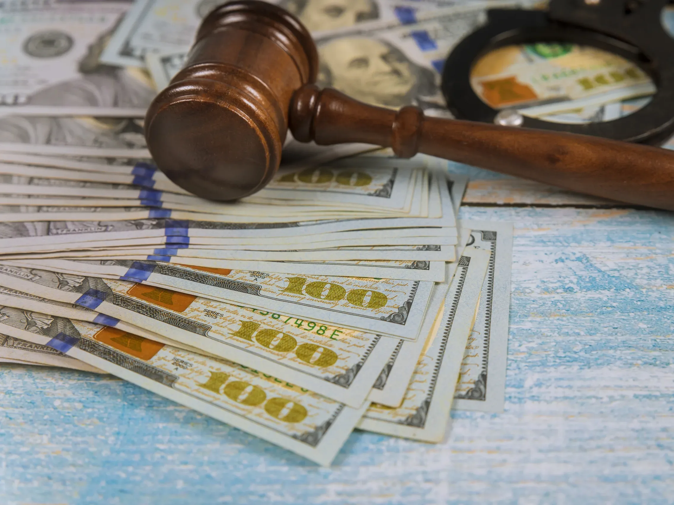 Yargıtay Hukuk Genel Kurulu Kararı - İşçi Alacağı Davası (İkramiye Alacağı, Geçici İş İlişkisi)