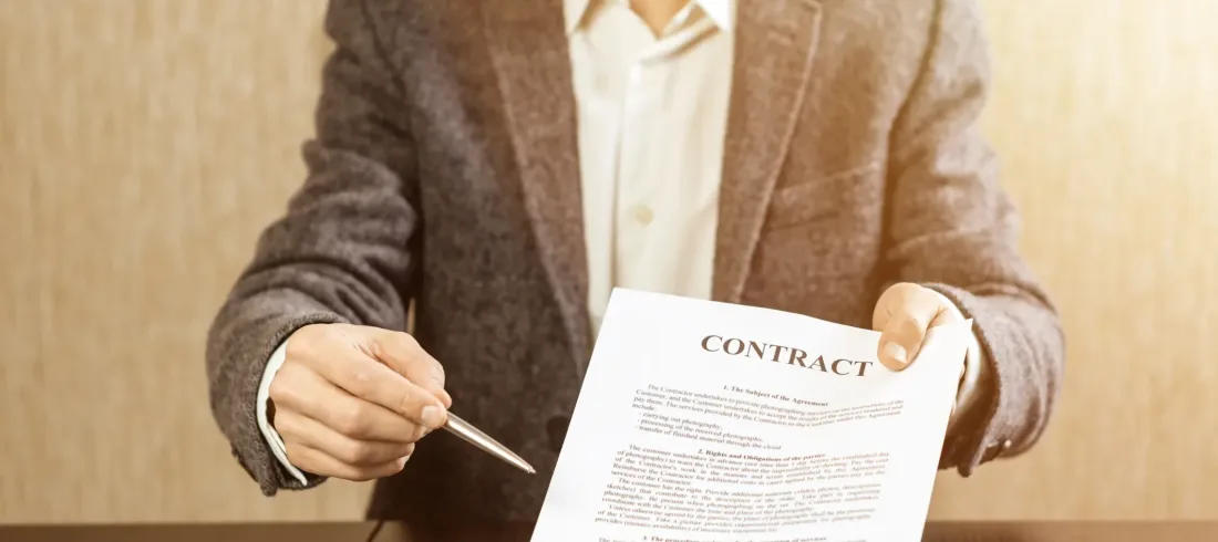 Yargıtay 9. Hukuk Dairesi Kararı – Cumartesi Gününün Akdi Tatil Olarak Kabul Edildiği İşyerinde Telafi Çalışması Yaptırılamaz