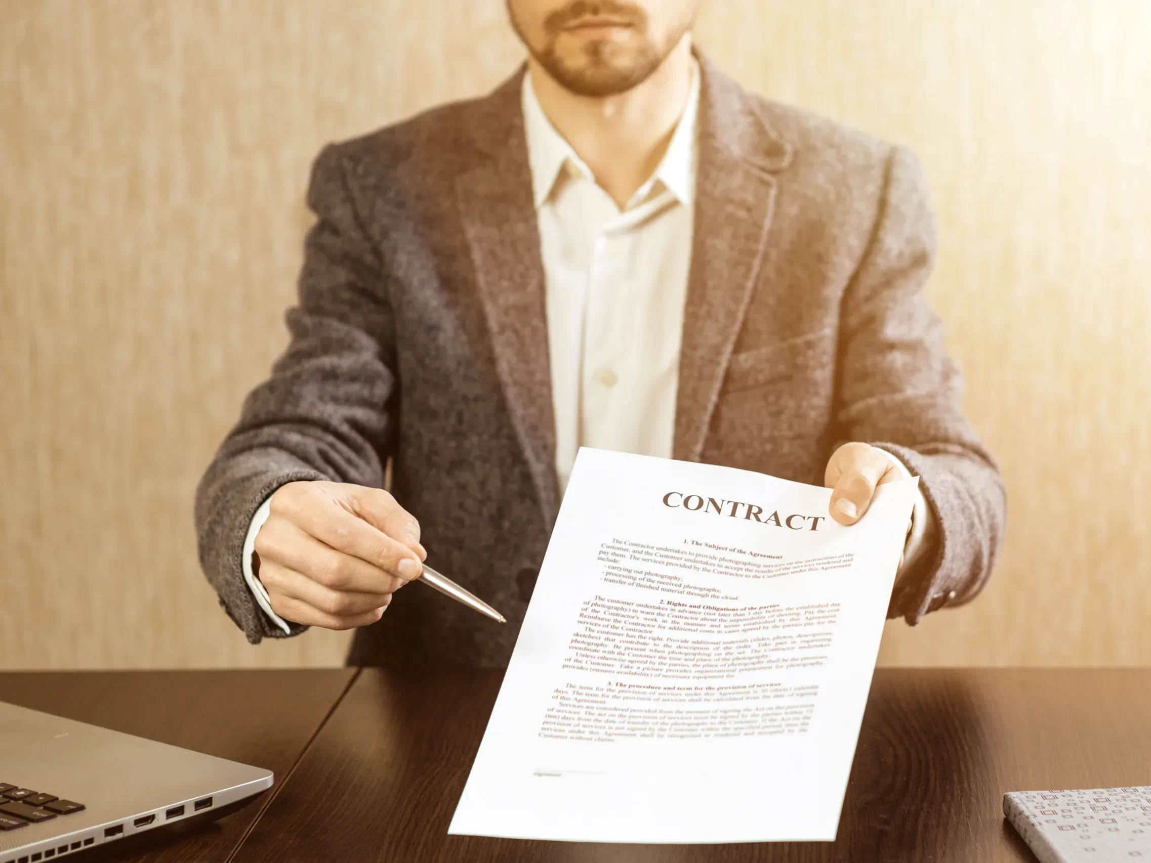 Yargıtay 9. Hukuk Dairesi Kararı – Cumartesi Gününün Akdi Tatil Olarak Kabul Edildiği İşyerinde Telafi Çalışması Yaptırılamaz