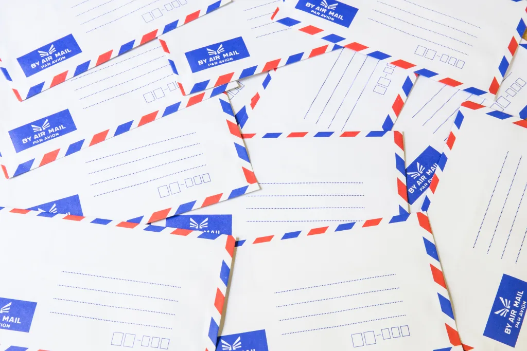 Yargıtay 12. Hukuk Dairesi Kararı - Takibe Dayanak İlamda, Borçlunun Vekille Temsil Edildiği Görülmektedir; Azil veya İstifa Karşı Tarafa Bildirilinceye Kadar Tebligat Vekile Yapılır ve Bu Tebligat ile Süreler İşlemeye Başlar.