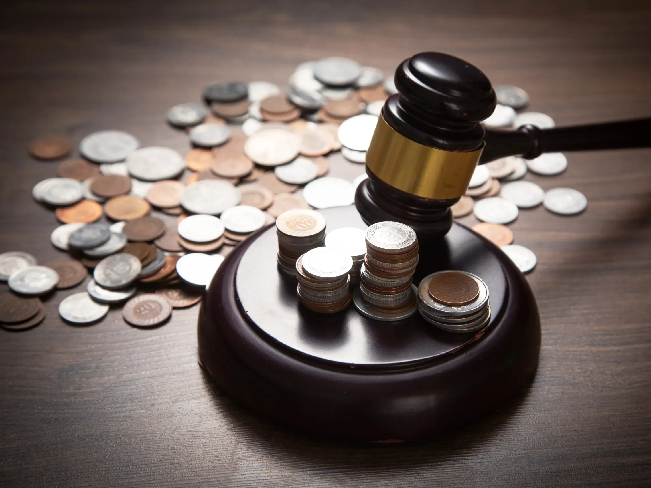 İşleyen Nafaka Kesildikten Sonra Birikmiş Nafaka Alacağı, Diğer Alacaklarla Birlikte Sıraya Girer. Birikmiş Nafaka Alacağı İçin Kalan Maaştan Ancak 1/4 Oranında Kesinti Yapılabilir